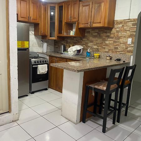 Apartamento Pequeno Confortable Cerca Del Centro Historico De San Salvador Apartman Kültér fotó